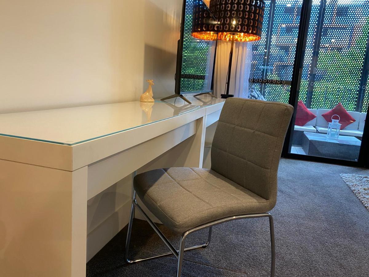 The Gallery Luxe 1 Bedroom Executive Apartment In The Heart Of Braddon Wine Secure Parking Wifi 캔버라 외부 사진