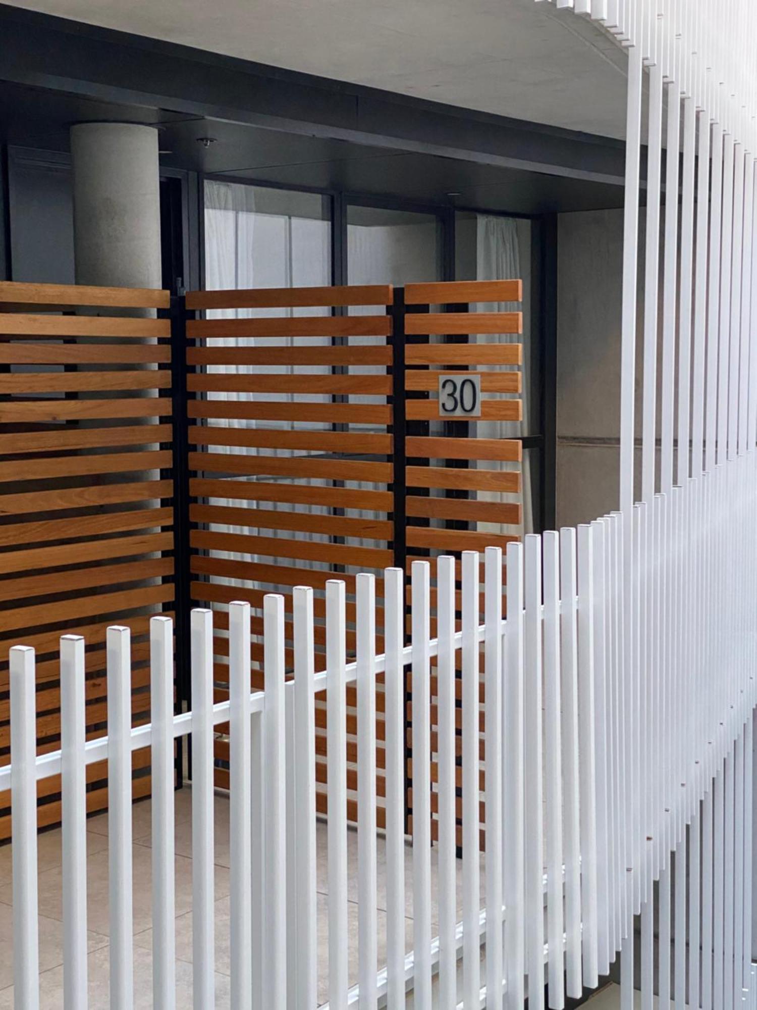The Gallery Luxe 1 Bedroom Executive Apartment In The Heart Of Braddon Wine Secure Parking Wifi 캔버라 외부 사진