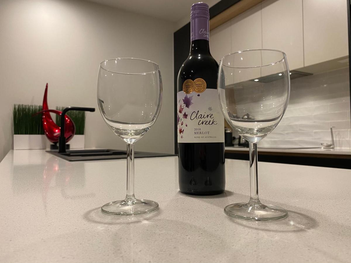 The Gallery Luxe 1 Bedroom Executive Apartment In The Heart Of Braddon Wine Secure Parking Wifi 캔버라 외부 사진