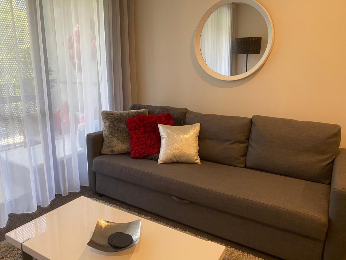 The Gallery Luxe 1 Bedroom Executive Apartment In The Heart Of Braddon Wine Secure Parking Wifi 캔버라 외부 사진