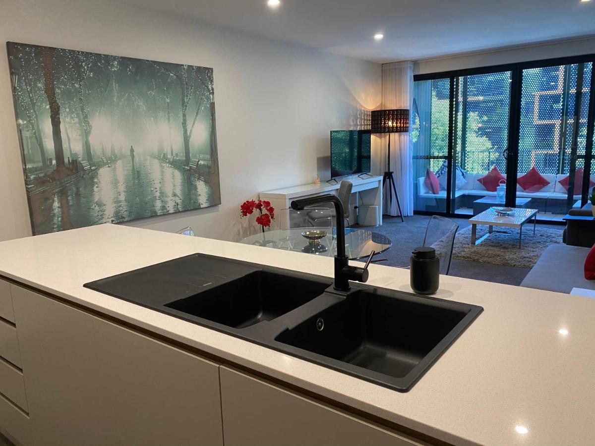 The Gallery Luxe 1 Bedroom Executive Apartment In The Heart Of Braddon Wine Secure Parking Wifi 캔버라 외부 사진