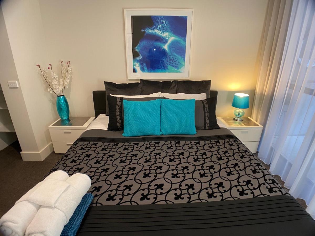The Gallery Luxe 1 Bedroom Executive Apartment In The Heart Of Braddon Wine Secure Parking Wifi 캔버라 외부 사진